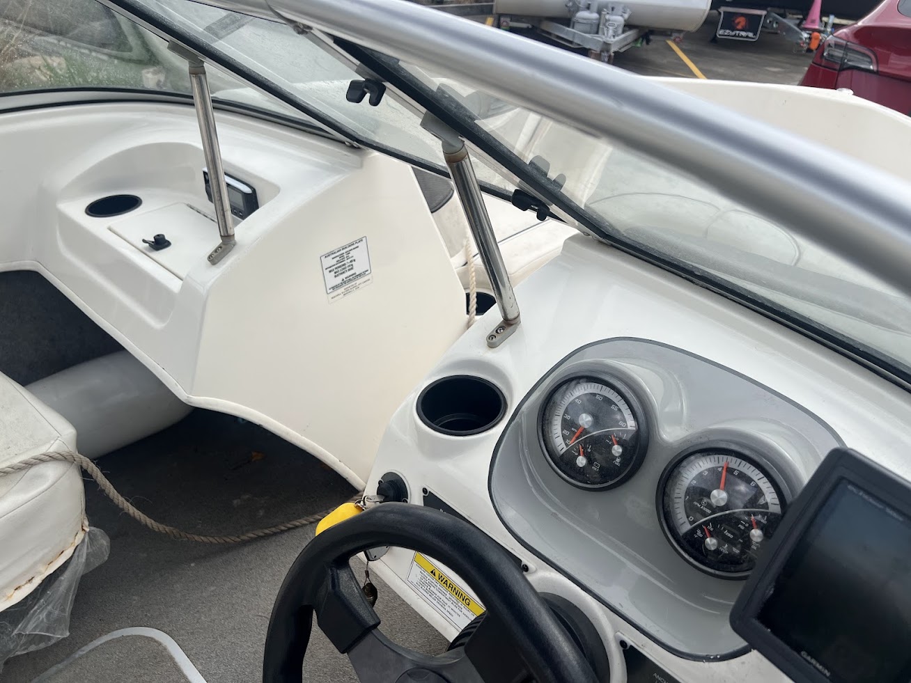Bayliner 175 boat detail view